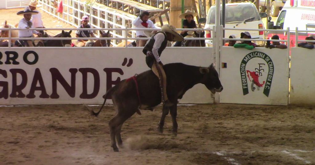 Jineteo de toro hacienda santa teresa, estatal charro chiapas 2025