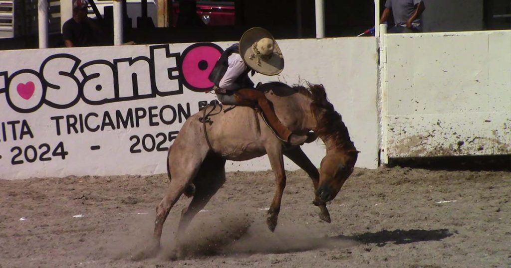 Hierro-Santo,-Campeche,-Ciudad-del-Carmen,-Charreada-de-Gala,-Feria-del-Carmen-2025